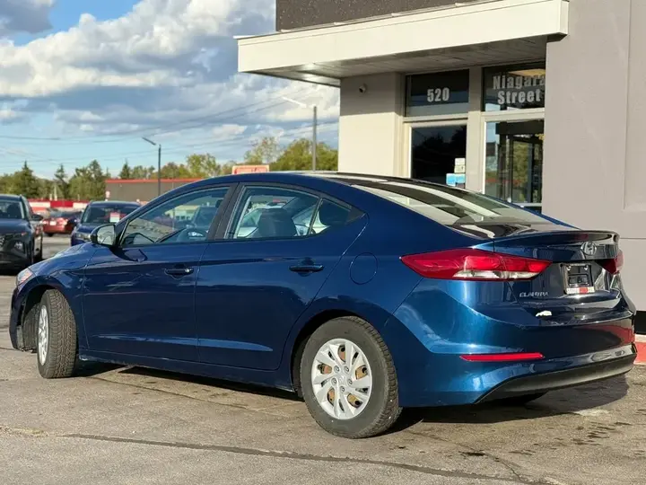 Hyundai Elantra 2018 photo 3