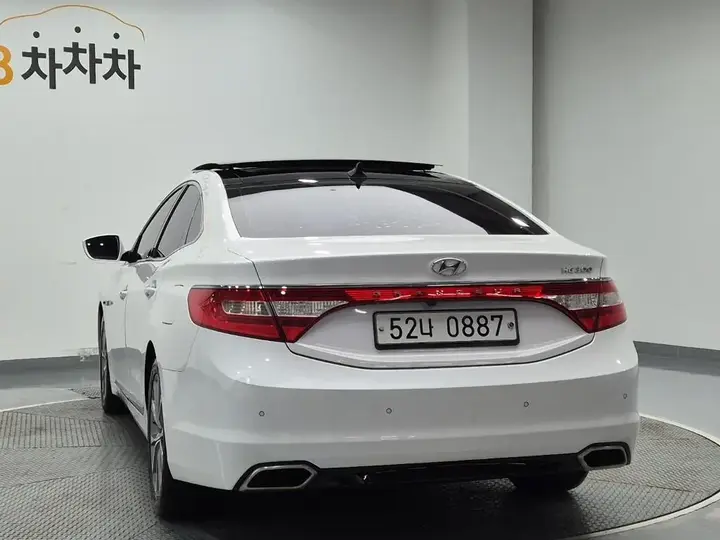 Hyundai Grandeur 2016 photo 2