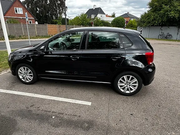 Volkswagen Polo 2011 photo 3