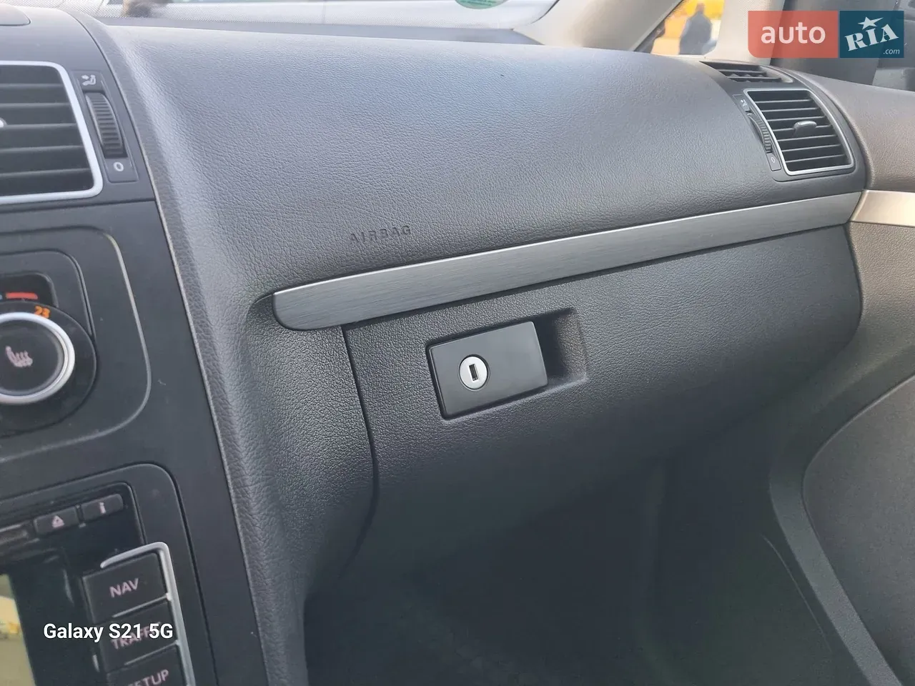 Volkswagen Touran 2012 photo 4