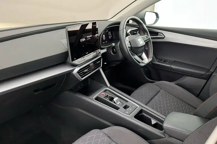 Seat Leon 2024 photo 2