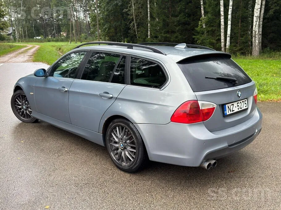 BMW 330 2005 photo 2