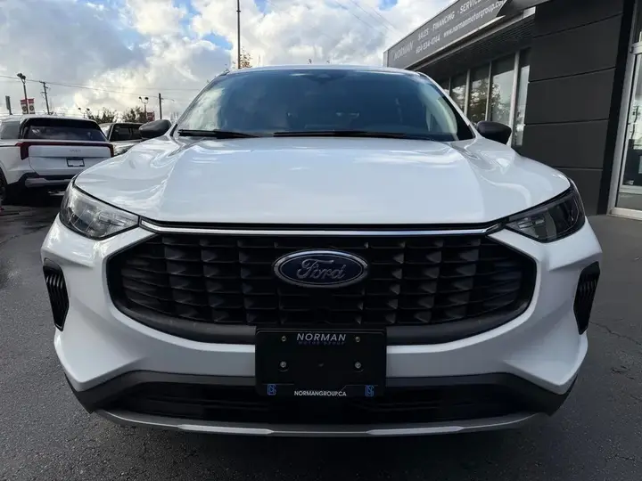 Ford Escape 2025 photo 2