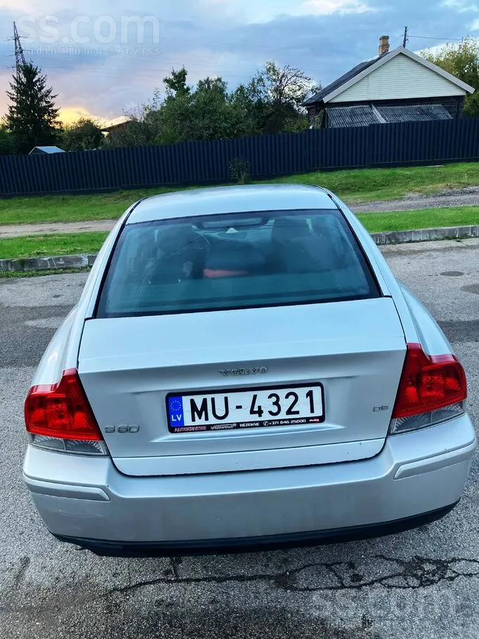 Volvo S60 2005 photo 2