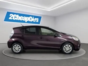Toyota Aqua 2014 photo 5