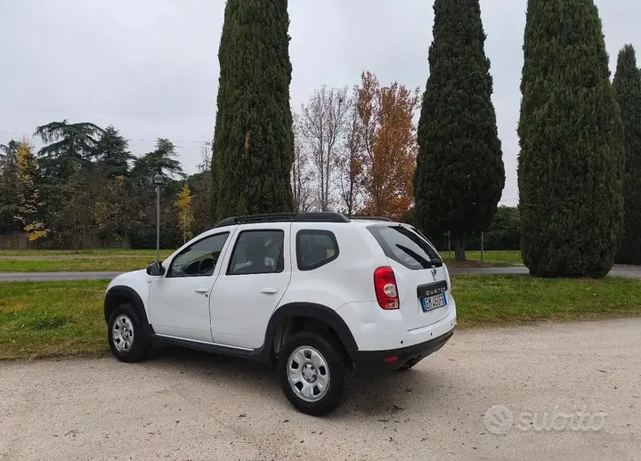 Dacia Duster 2012 photo 4