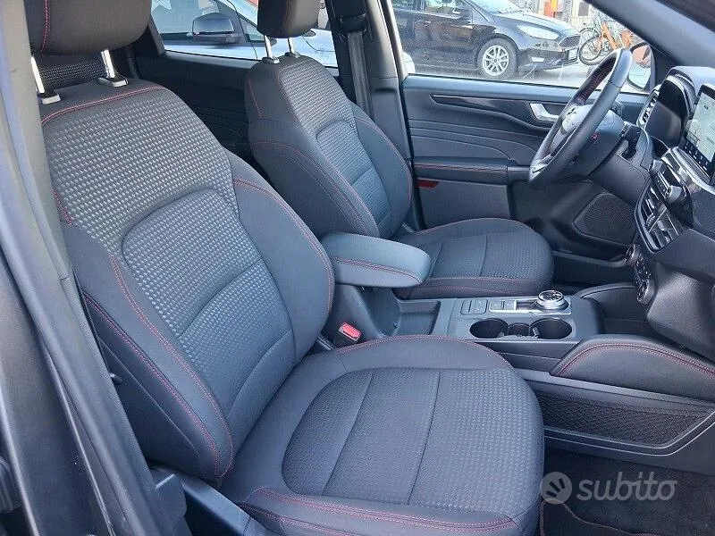 Ford Kuga 2022 photo 2