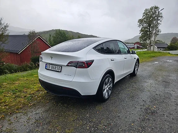 Tesla Model Y 2022 photo 5