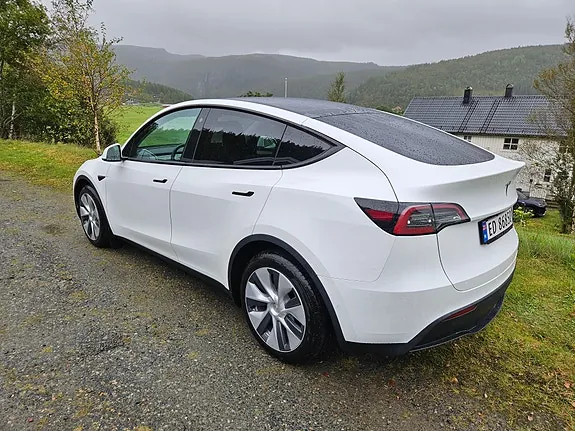 Tesla Model Y 2022 photo 3