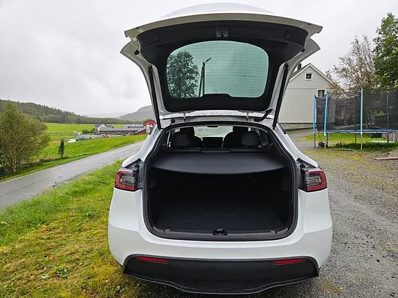 Tesla Model Y 2022 photo 4