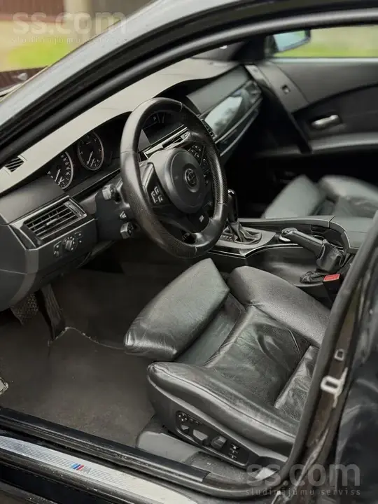 BMW 5 Series 2006 photo 2
