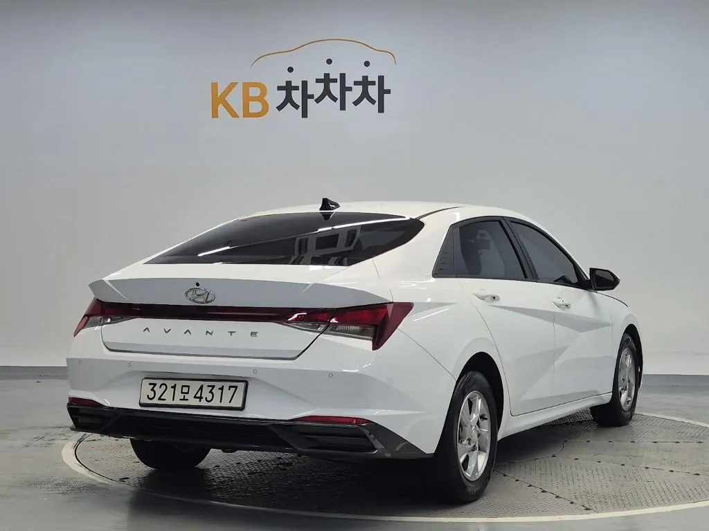 Hyundai Avante 2022 photo 3