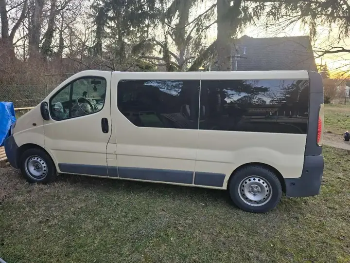 Opel Vivaro 2006 photo 2