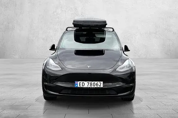 Tesla Model Y 2022 photo 2