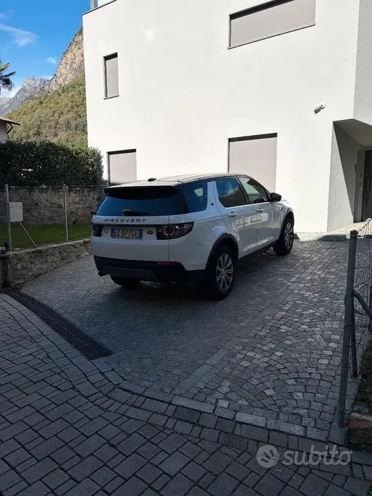 Land Rover Discovery Sport 2015 photo 3