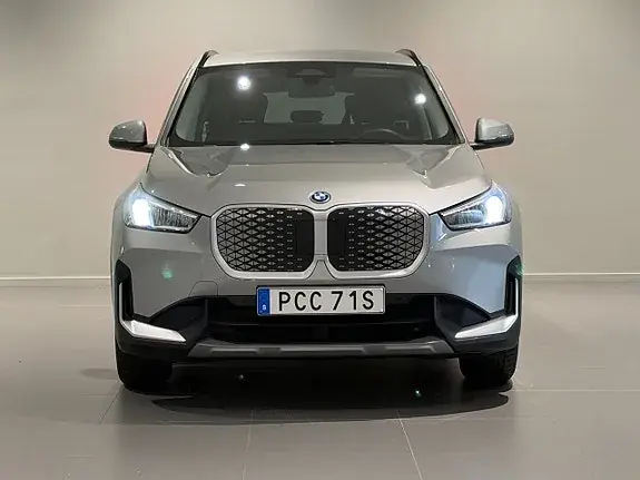 BMW Ix1 2026 photo 2