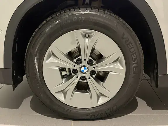 BMW Ix1 2026 photo 5
