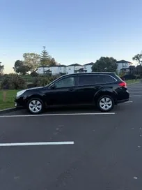 Subaru Outback 2011 photo 5