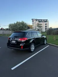Subaru Outback 2011 photo 4