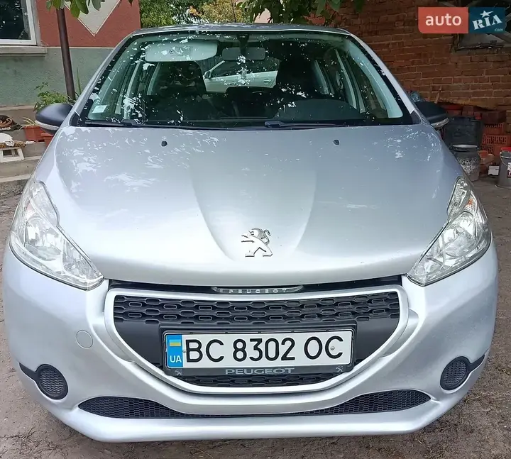 Peugeot 208