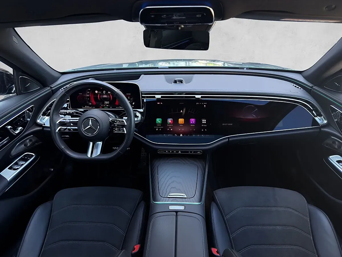 Mercedes-Benz E-Class 2024 photo 3