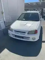 Toyota Starlet 1999 photo 2