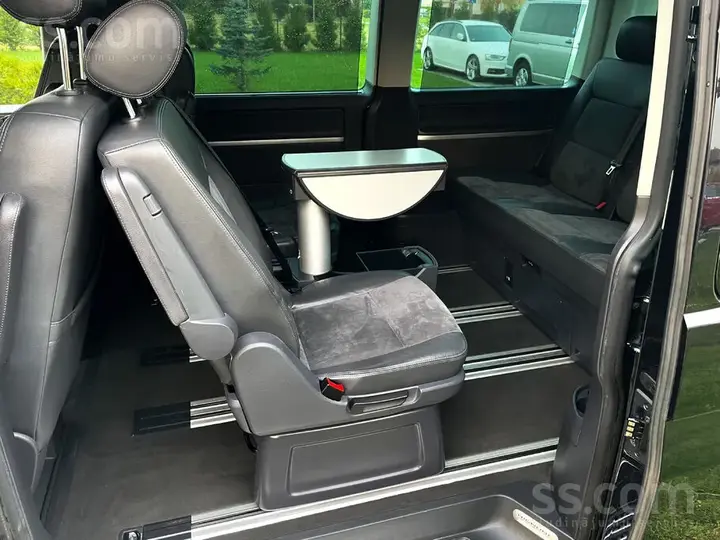 Volkswagen Multivan 2011 photo 3