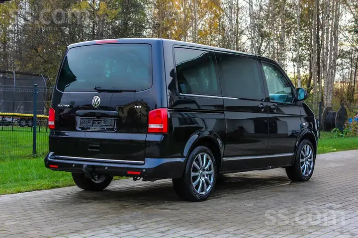 Volkswagen Multivan 2011 photo 2
