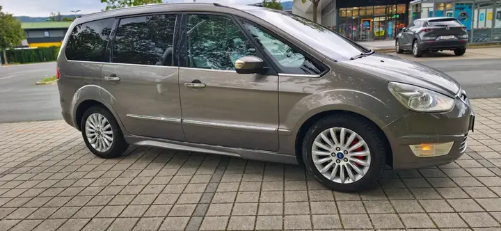 Ford Galaxy 2012 photo 3