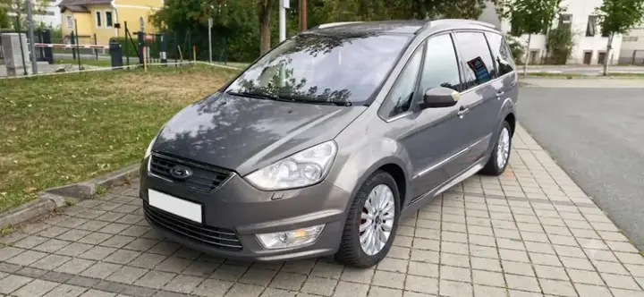 Ford Galaxy 2012 photo 2