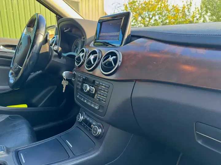 Mercedes-Benz B-Class 2013 photo 3