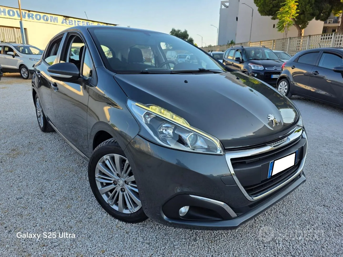 Peugeot 208 2016 photo 3