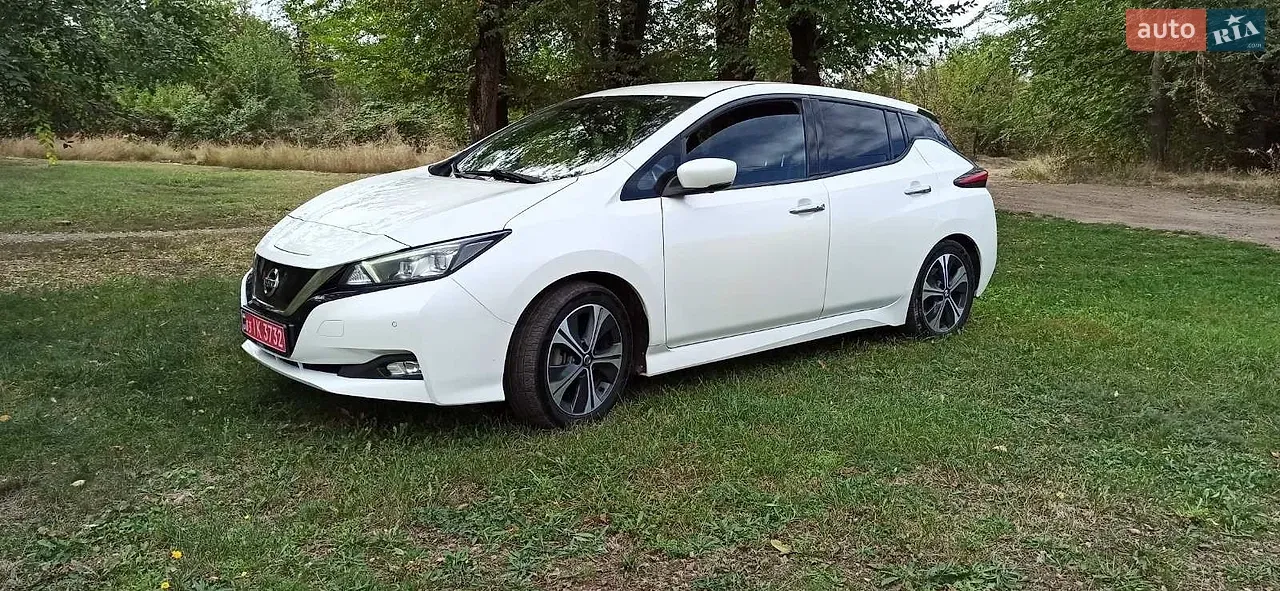 Nissan Leaf 2019 photo 2
