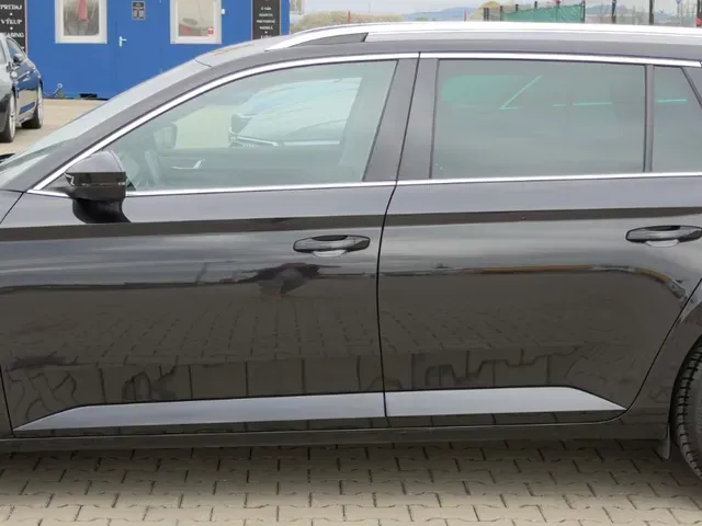 Skoda Superb Combi 2019 photo 3