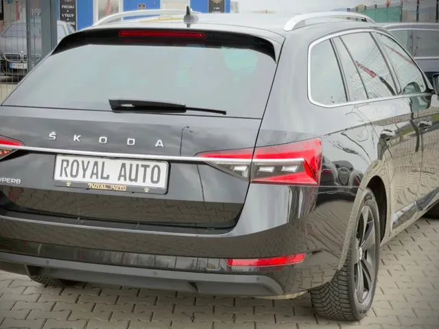 Skoda Superb Combi 2019 photo 4