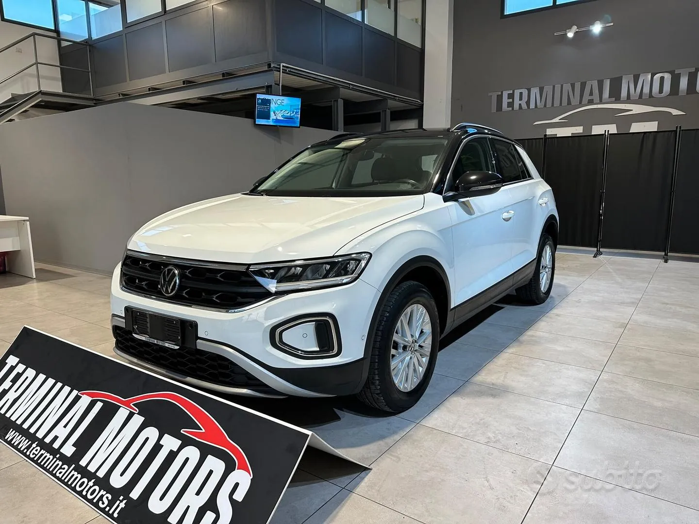 Volkswagen T-Roc 2023 photo 3