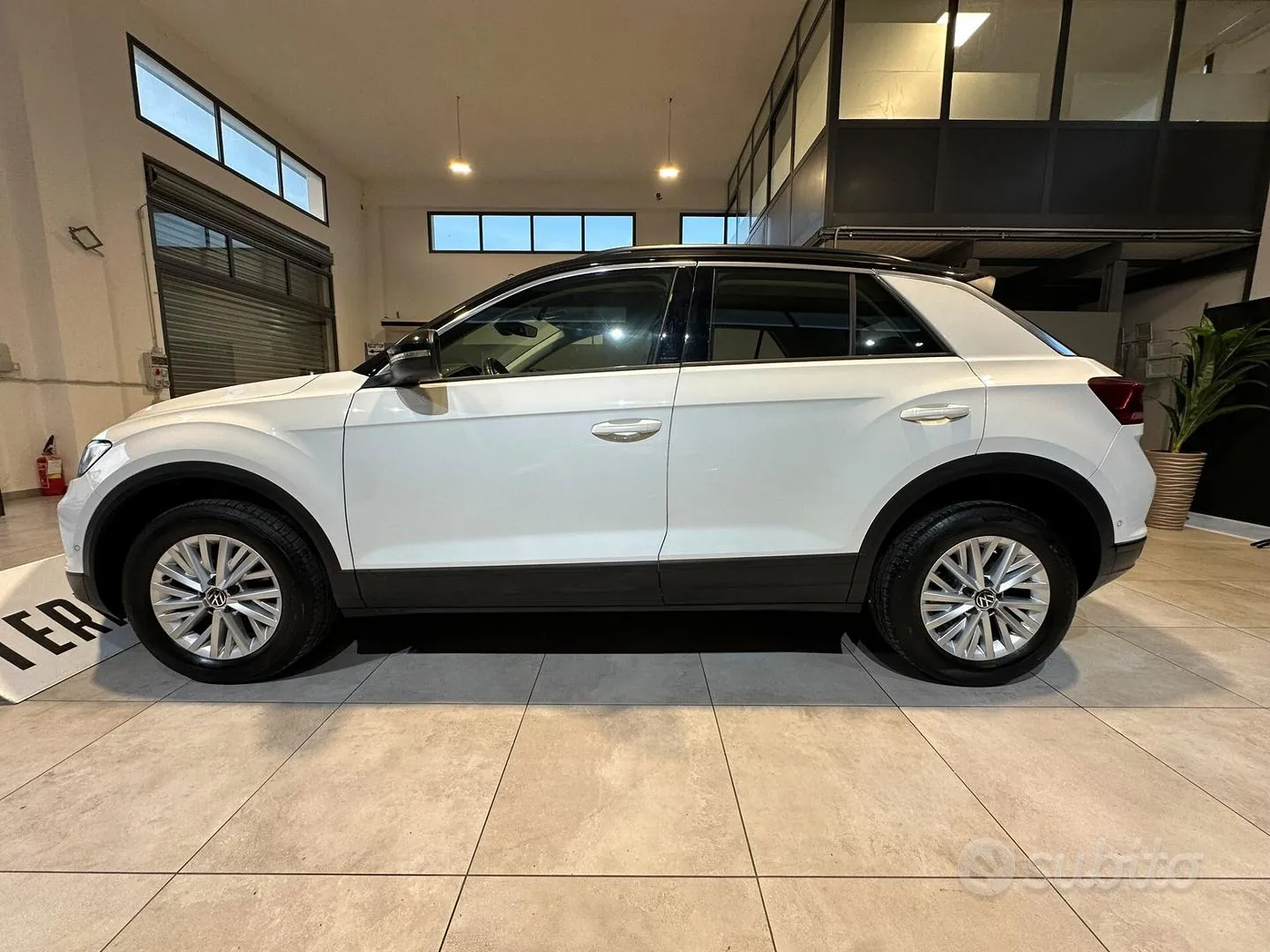 Volkswagen T-Roc 2023 photo 4