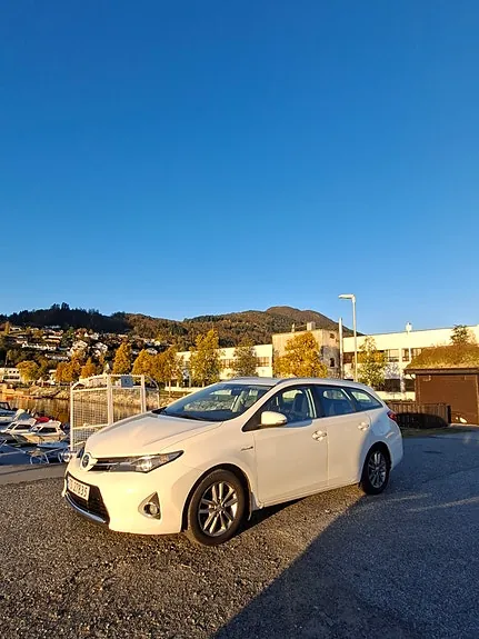 Toyota Auris 2014 photo 5