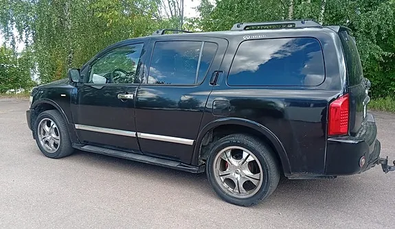 Infiniti Qx56 2004 photo 2