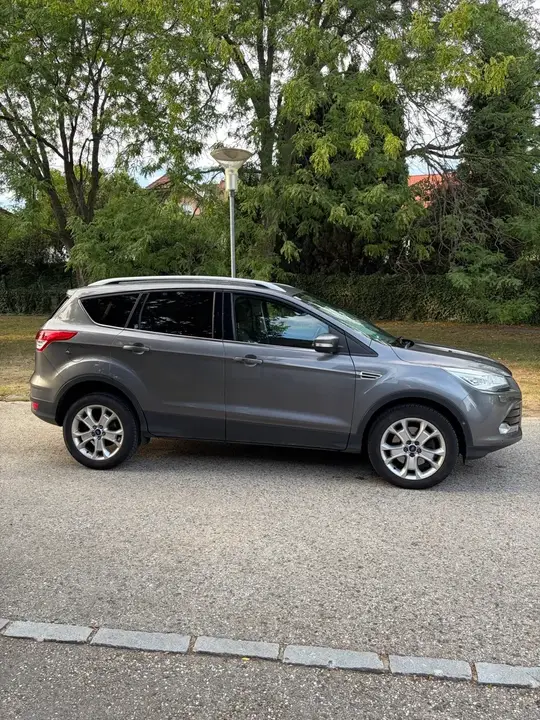 Ford Kuga 2013 photo 3