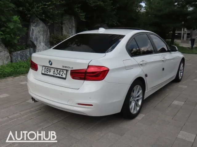 BMW 3 2018 photo 3