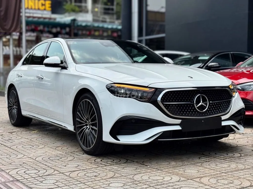 Mercedes-Benz E-Class 2026 photo 3