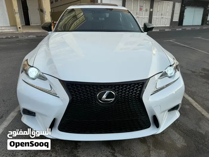 Lexus Is 300 Sport 2016 photo 2