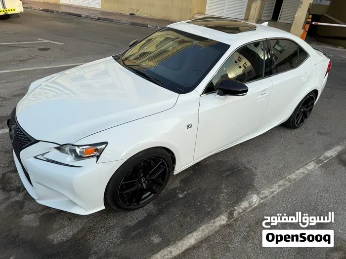 Lexus Is 300 Sport 2016 photo 3