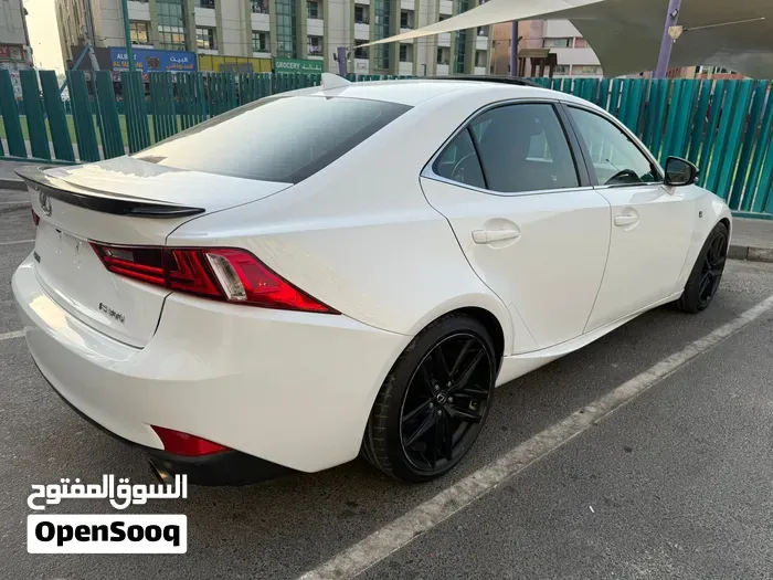Lexus Is 300 Sport 2016 photo 4
