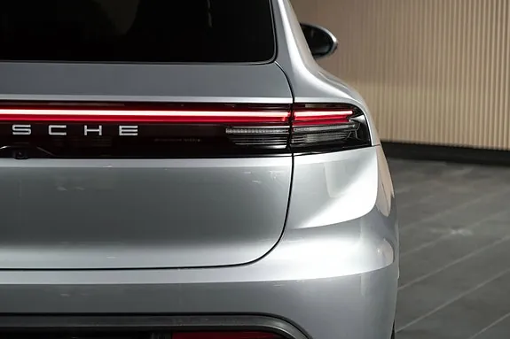 Porsche Macan 2025 photo 4