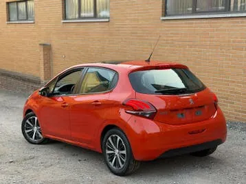 Peugeot 208 2017 photo 2
