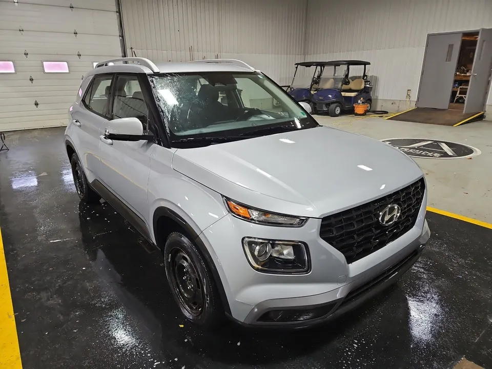 Hyundai Venue 2023 photo 3