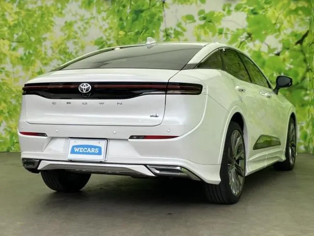 Toyota Crown Cross 2023 photo 3