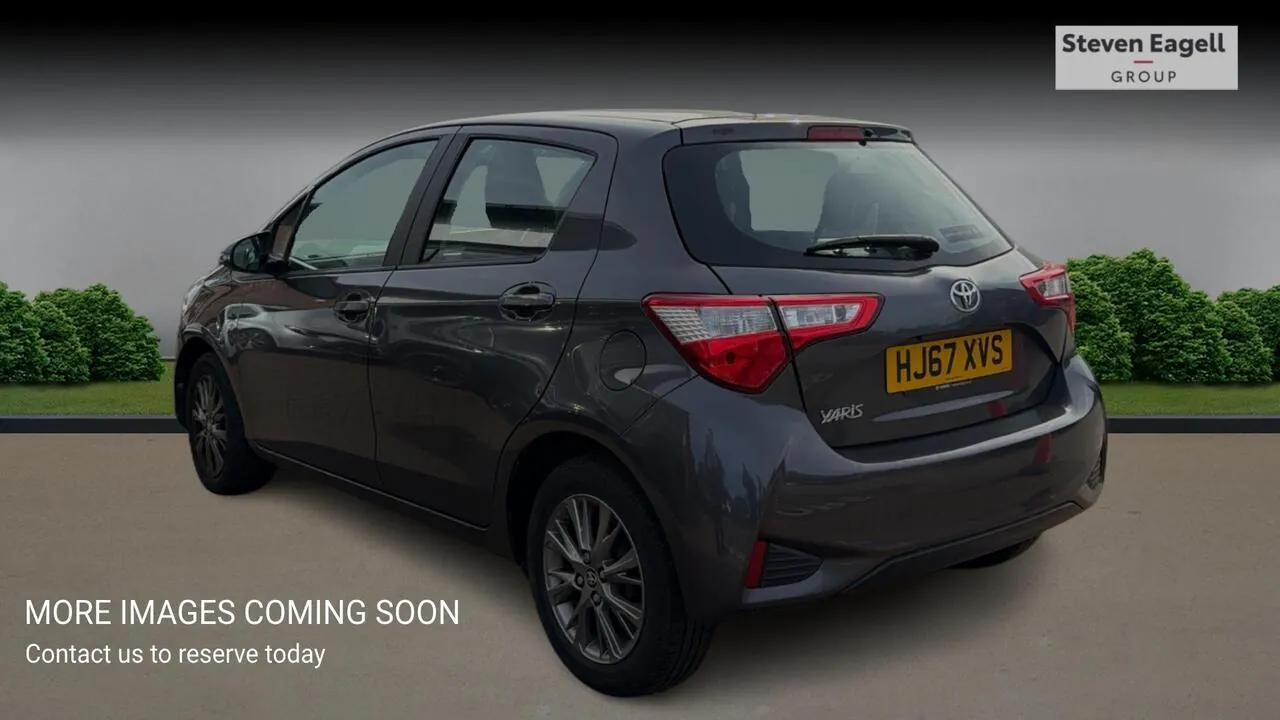 Toyota Yaris 2017 photo 2